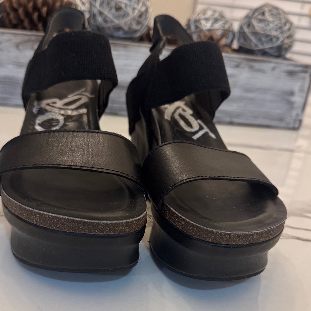 OTBT Black Women's Wedge Sandals